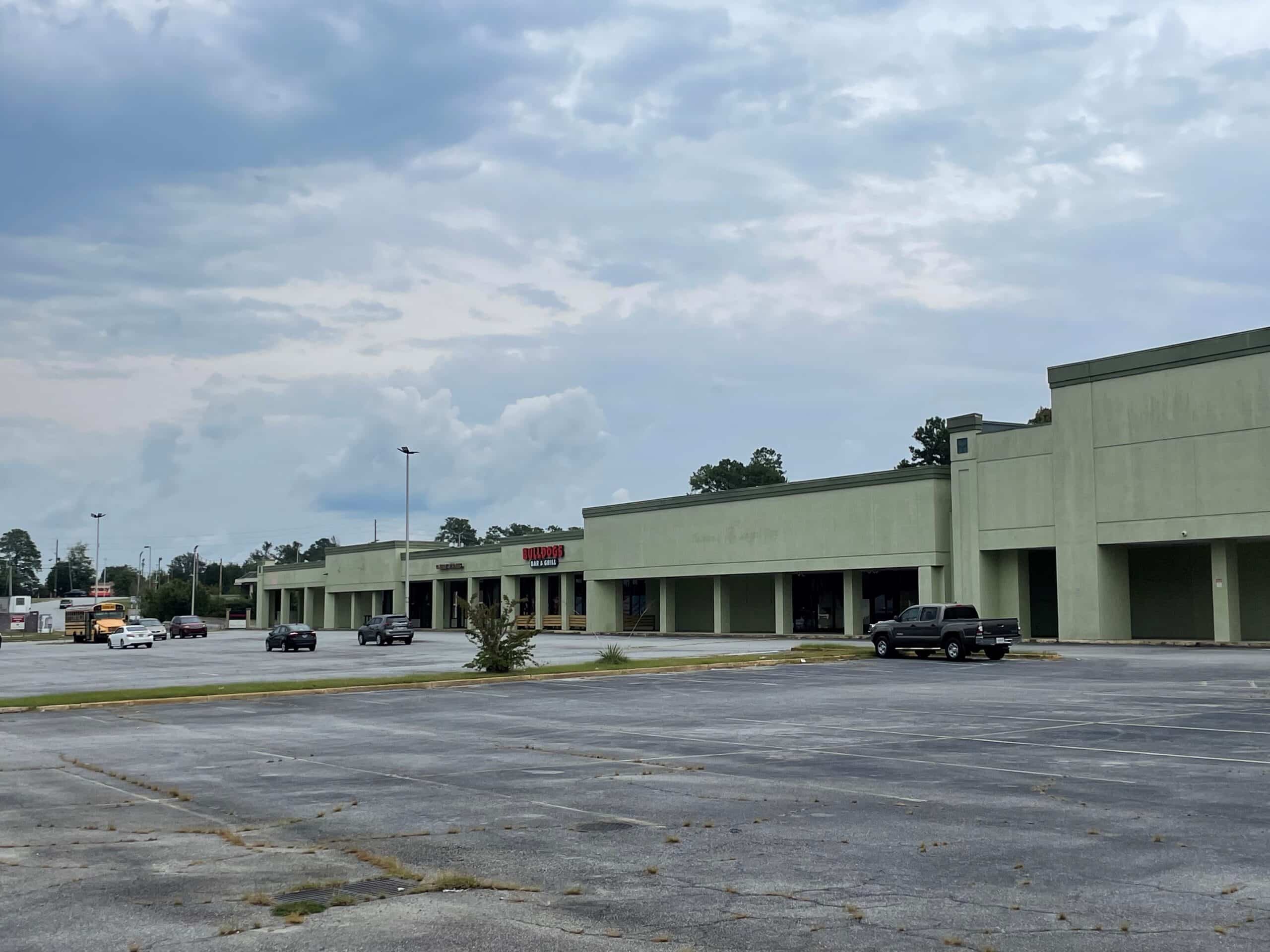 Bloomfield Village Drive - The Summit Group