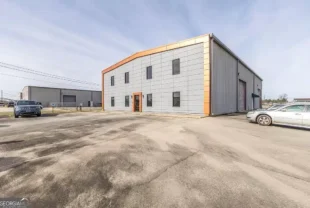 105 Industrial Way, Byron, GA 31008