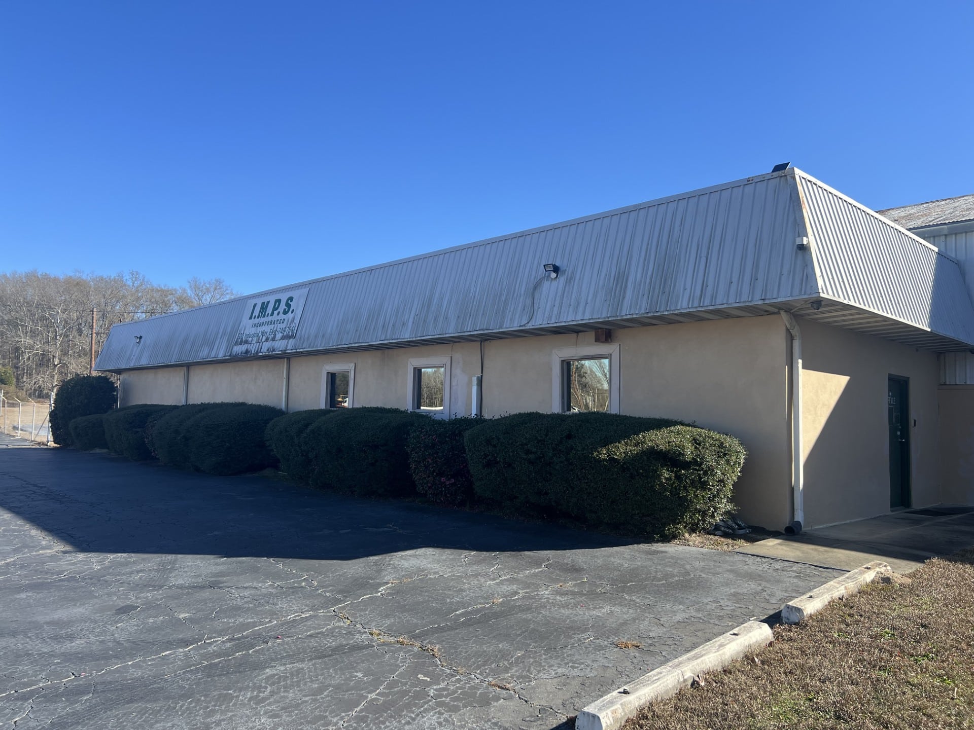 496, 500, & 544 E Industrial Way - The Summit Group